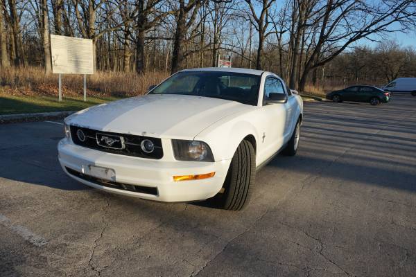 2006 Ford Mustang V6 Coupe Perfect Engine Leather 115k Classic -... for sale in Niles, IL – photo 3