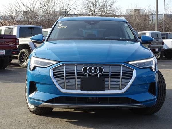 2019 Audi etron Prestige suv Antigua Blue Metallic for sale in Skokie, IL – photo 4