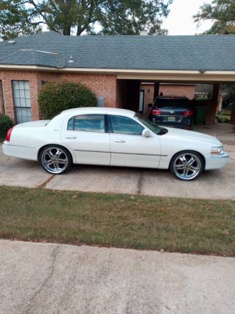 03 Lincoln Town car 148k - cars & trucks - by owner - vehicle... for sale in Montgomery, AL – photo 2