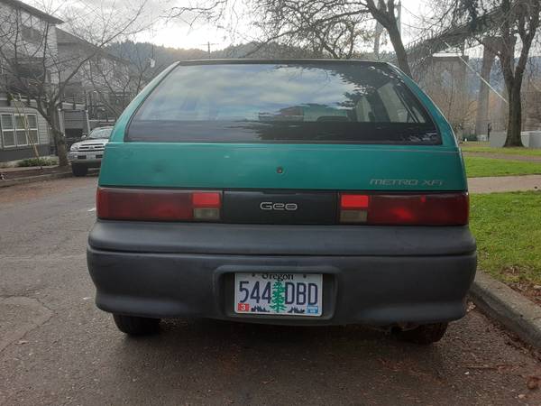 1993 Geo Metro XFi Hatchback - 50+ MPG - Reliable Transportation -... for sale in Portland, OR – photo 5