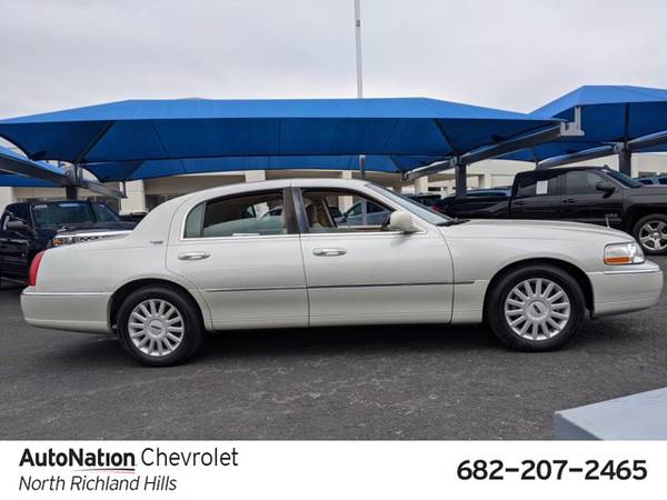 2005 Lincoln Town Car Signature Limited SKU:5Y663702 Sedan - cars &... for sale in North Richland Hills, TX – photo 4