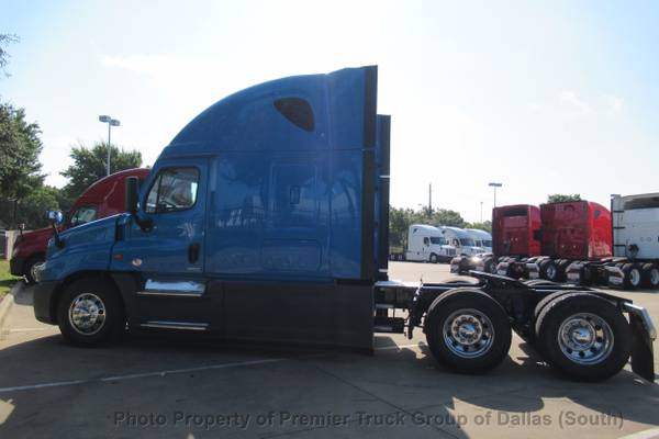 2017 *FREIGHTLINER* *Cascadia* *CA125SLP* Blue Deliv - cars & trucks... for sale in Dallas, TX – photo 3
