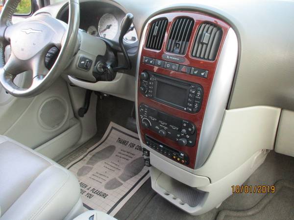 2006 Chrysler Town Country LWB 4dr Limited for sale in Belle Mead, NJ – photo 23