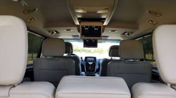 2015 Chrysler Town and Country Limited Platinum for sale in San Antonio, TX – photo 16