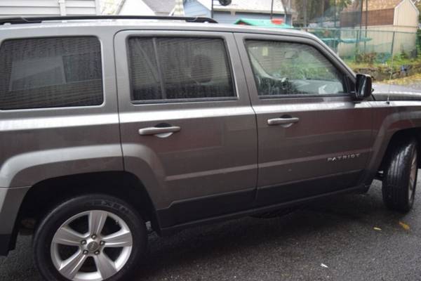 *2012* *Jeep* *Patriot* *Latitude 4dr SUV* - cars & trucks - by... for sale in Paterson, NY – photo 18