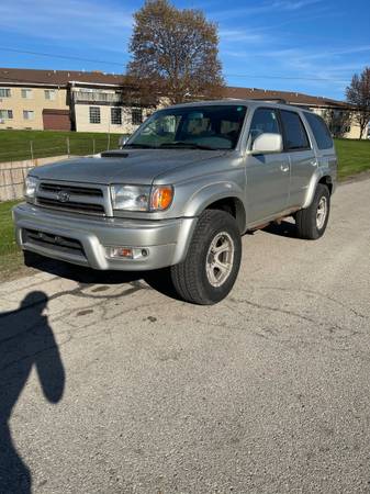 2000 toyota 4Runner SR5 for sale in milwaukee, WI – photo 3