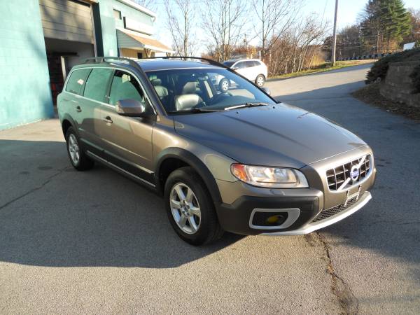 2010 Volvo XC70 75k Miles 1 Owner Wagon Rear Seat Entertainment... for sale in Sutton, MA – photo 7