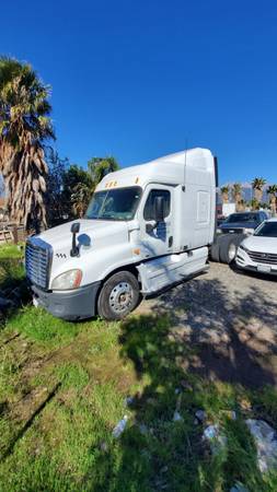 2010 Freightliner Cascsdia for sale in Rancho Cucamonga, CA