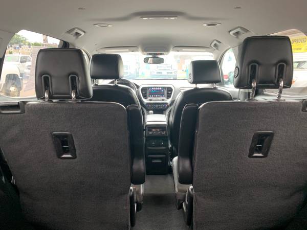 ★★★ 2018 GMC Acadia SLT / Captain Seats! / Black Leather! ★★★ for sale in Grand Forks, SD – photo 10