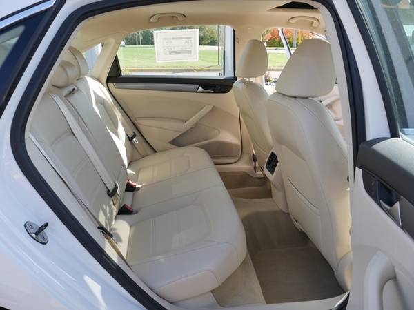 2014 Volkswagen Passat TDI SE w/Sunroof Nav for sale in Inver Grove Heights, MN – photo 23
