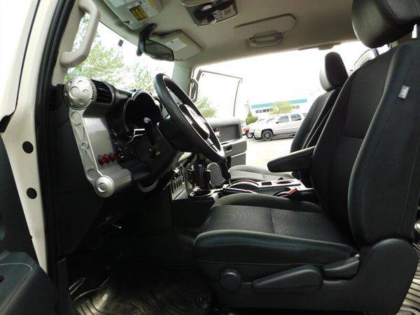 2014 Toyota FJ Cruiser Sport Utility 4X4 / 1-OWNER / CRAWL CONTROL/... for sale in Portland, OR – photo 13