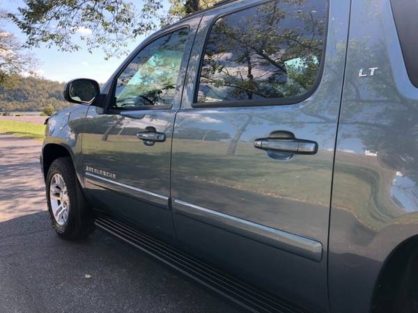 2008 Chevrolet Avalanche LTZ 4WD LIKE NEW! for sale in Forsyth, MO – photo 12