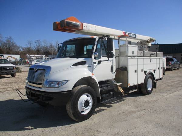 2013 International 4300 50 Reach Bucket Truck - - by for sale in Kansas City, MO – photo 2