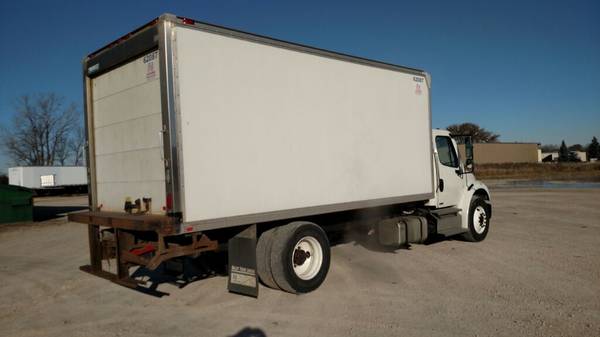 2012 Freightliner M106 Reefer Straight Truck 18 Foot for sale in Fond Du Lac, WI – photo 2