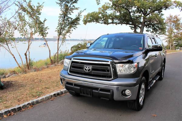 2013 Toyota Tundra 4WD Truck Double Cab 4.6L V8 ONE OWNER CLEAN CARFAX for sale in Great Neck, CT – photo 3