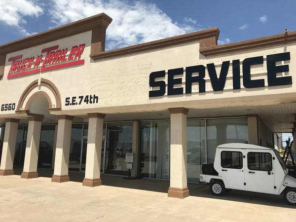 2015 Ford E350 16' Landscaper Special, Gas, 133K Miles, Auto, Dovetail for sale in Oklahoma City, OK – photo 10
