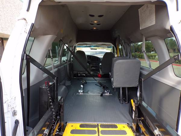 78K MILE FORD E350 HANDICAPPED WHEELCHAIR ADA MOBILITY POWER LIFT... for sale in Irving, MO – photo 3