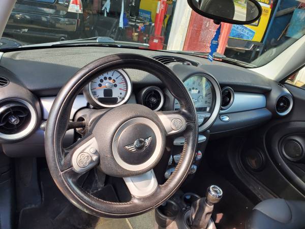 ! 2009 Mini Cooper! - - by dealer - vehicle for sale in Dearborn Heights, MI – photo 9