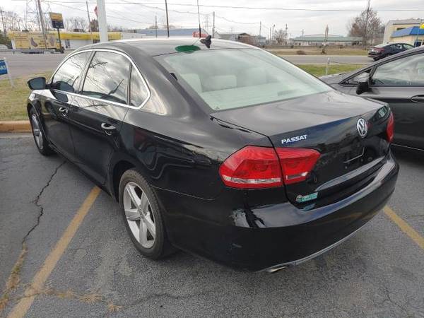 2013 Volkswagen Passat 4dr Sdn 2.5L Auto SE w/Sunroof - cars &... for sale in Louisville, KY – photo 3