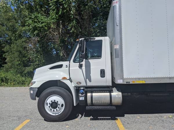 2017 INTERNATIONAL 26' BOX NON CDL CUMMINS , AUTO , 2 AVAILABLE -... for sale in Wappingers Falls, OH – photo 14