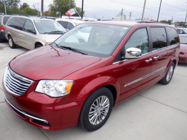 2013 Chrysler Town and Country Touring Red for sale in Des Moines, IA – photo 9