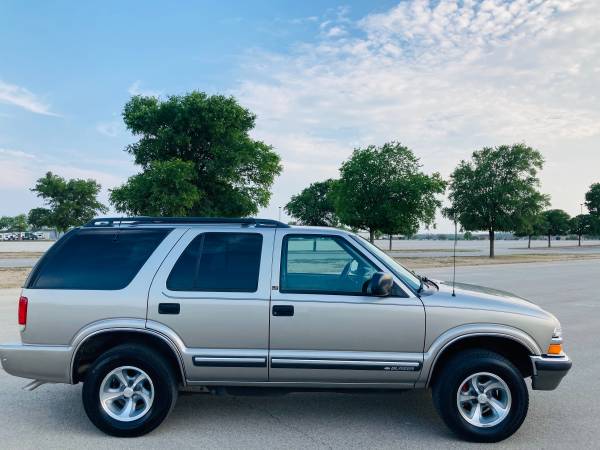 2001 Chevy Blazer LOW MILES ONLY 32KMILES VERY CLEAN - cars & for sale in San Antonio, TX – photo 4