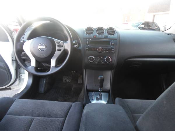2009 Nissan Altima - cars & trucks - by dealer - vehicle automotive... for sale in New Britain, CT – photo 8