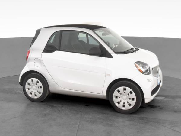 2017 smart fortwo Pure Hatchback Coupe 2D coupe White - FINANCE... for sale in Sausalito, CA – photo 14