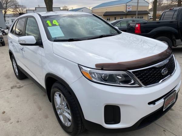 2014 Kia Sorento 2WD 4dr I4 LX - cars & trucks - by dealer - vehicle... for sale in Waterloo, IA