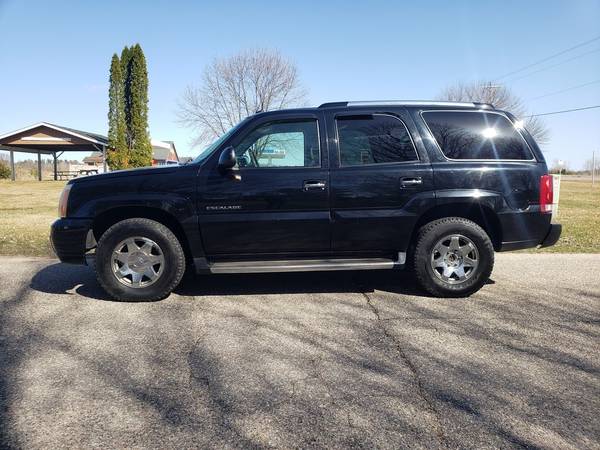 2003 Cadillac Escalade SUV - - by dealer - vehicle for sale in New London, WI – photo 2