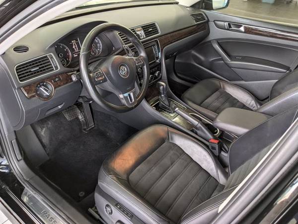 2014 Volkswagen Passat SEL Premium SKU: EC055415 Sedan - cars & for sale in Libertyville, IL – photo 11