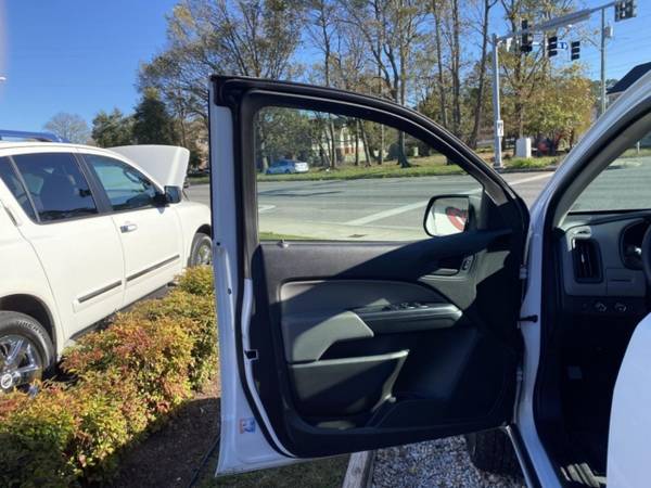 2019 Chevrolet Colorado CREW CAB 4X4, WARRANTY, LEATHER, BLUETOOTH,... for sale in Norfolk, VA – photo 14