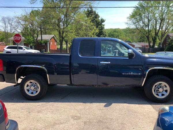 2008 Chevrolet Chevy Silverado 1500 Work Truck 4WD 4dr Extended Cab for sale in Louisville, KY – photo 2