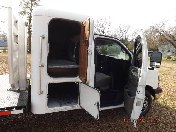 2010 CHEVY G4500 DIESEL, CUSTOM HAULER WITH SLEEPER ! ONLY 59K! LOOK for sale in Experiment, GA – photo 17