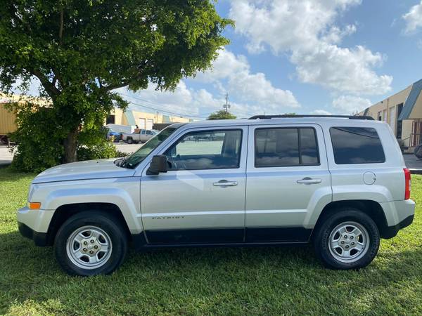 Jeep Patriot 2011 - cars & trucks - by owner - vehicle automotive sale for sale in Hialeah, FL – photo 2