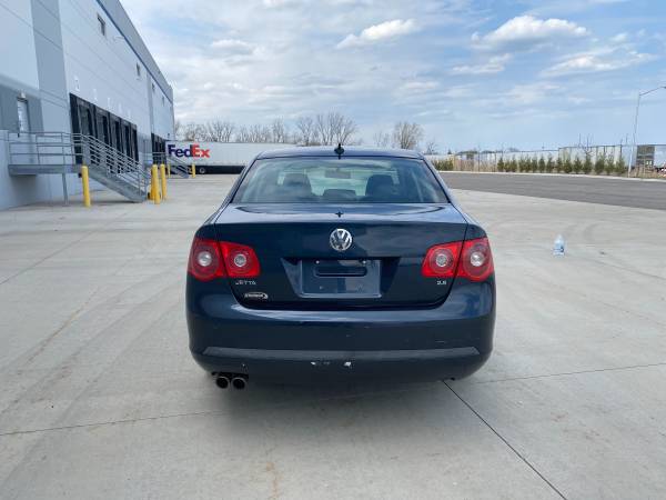 2007 Volkswagen Jetta - - by dealer - vehicle for sale in Lake Bluff, IL – photo 6