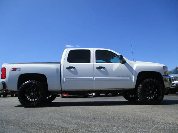 LIFTED 2013 CHEVY SILVERADO 1500 4X4 20" HOSTILES *NEW 33X12.50 MT'S!* for sale in KERNERSVILLE, NC – photo 2