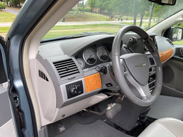 Chrysler Town & Country Wheelchair Van for sale in Chester, VA – photo 7