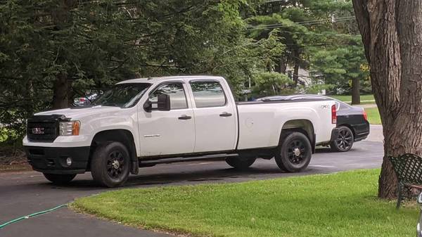 2011 3500 HD. GMC Sierra 4x4 on the Floor - cars & trucks - by owner... for sale in Chateaugay, NY – photo 17