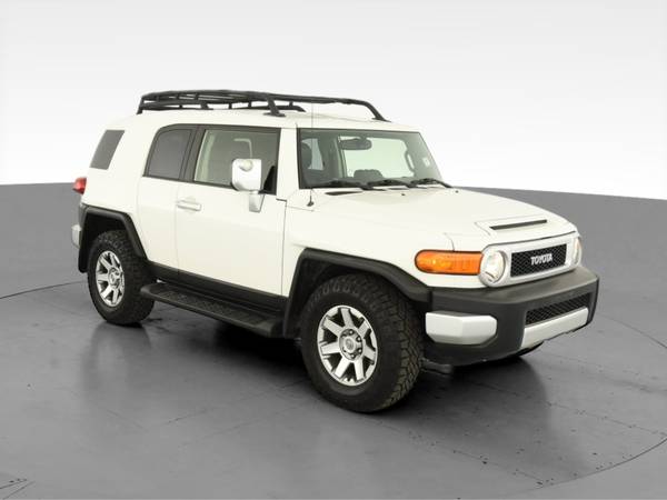 2014 Toyota FJ Cruiser Sport Utility 2D suv White - FINANCE ONLINE -... for sale in Albany, NY – photo 15