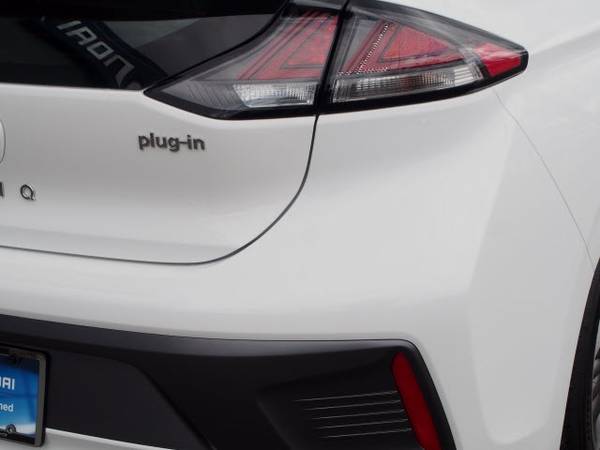 2020 Hyundai Ioniq Plug-In Hybrid SE - - by dealer for sale in Beaverton, OR – photo 4