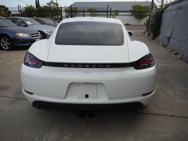 2017 Porsche 718 Cayman 15K MILES ONLY 6 SPEED MANUAL WITH APPLE for sale in Sacramento , CA – photo 6