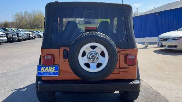 2001 Jeep Wrangler Sport suv Orange - - by dealer for sale in Pleasant Hill, IA – photo 4