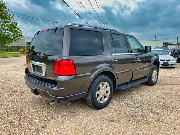 2006 Lincoln Navigator Luxury 3rd Row Seat Clean Carfax and Free for sale in Angleton, TX – photo 14