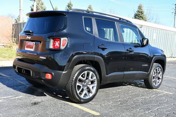 2017 Jeep Renegade Latitude - CERTIFIED 4X4 ONE OWNER REMOTE START... for sale in Oak Lawn, IL – photo 8