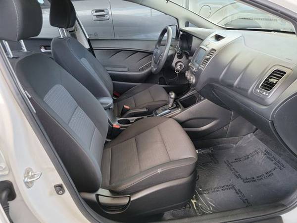 2018 Kia Forte LX Sedan 4D sedan WHITE - - by dealer for sale in El Paso, TX – photo 19