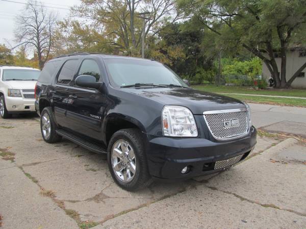2009 GMC YUKON SLT 3RD ROW 4X4 BUY HERE PAY HERE ( 6200 DOWN PAYMENT... for sale in Detroit, MI – photo 2