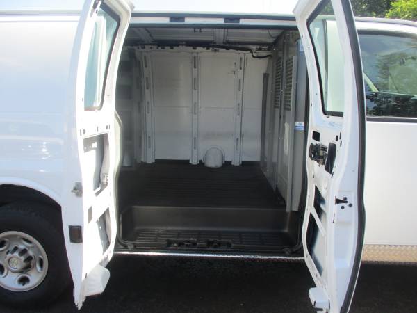 2008 Chevy express 2500 3 quarter ton for sale in Spencerport, NY – photo 15