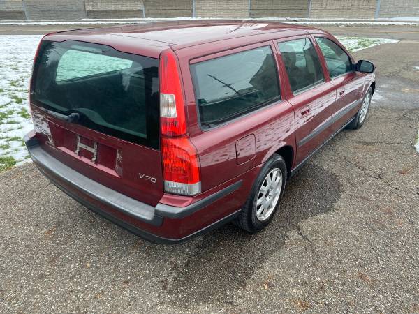 2003 Volvo V70 2.4 Wagon - cars & trucks - by owner - vehicle... for sale in Canton, OH – photo 3