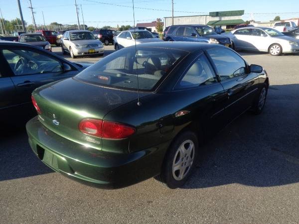 2000 Chevrolet Cavalier 2dr Cpe 103K MILES for sale in Marion, IA – photo 2